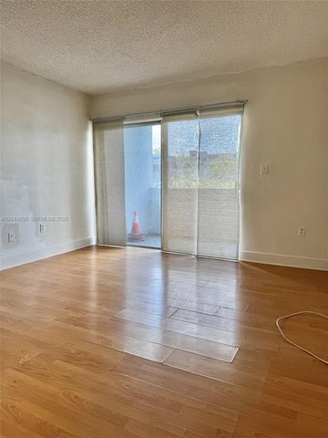 9371 Fontainebleau Boulevard I229, Miami, FL 33172