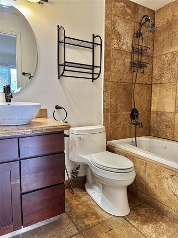 9371 Fontainebleau Boulevard I229, Miami, FL 33172