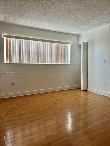 9371 Fontainebleau Boulevard I229, Miami, FL 33172