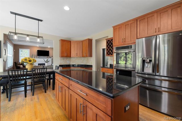4617 Waterbury Drive, Clarkston, MI 48348
