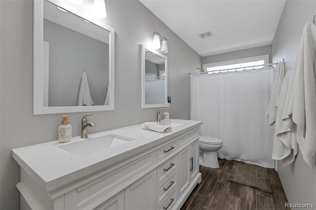4617 Waterbury Drive, Clarkston, MI 48348