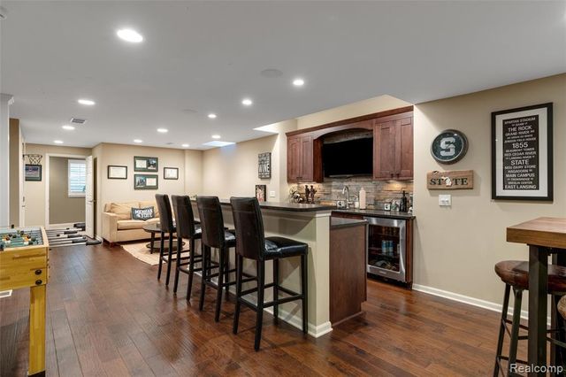 4617 Waterbury Drive, Clarkston, MI 48348