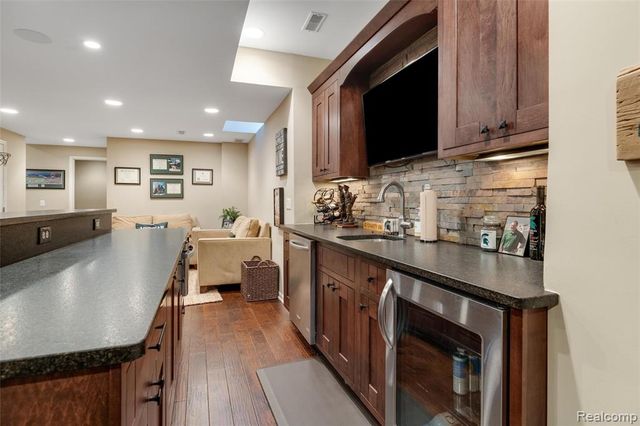 4617 Waterbury Drive, Clarkston, MI 48348