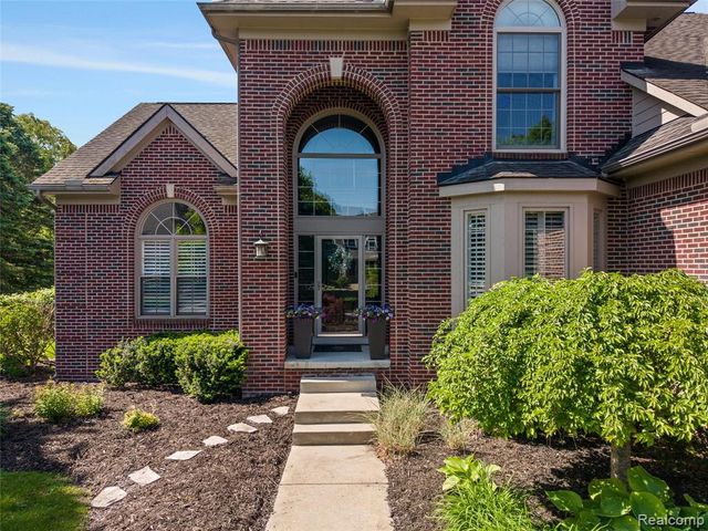4617 Waterbury Drive, Clarkston, MI 48348