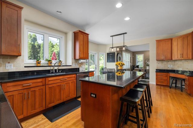 4617 Waterbury Drive, Clarkston, MI 48348