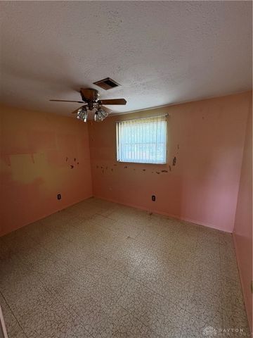7011 Safari Drive, Dayton, OH 45424