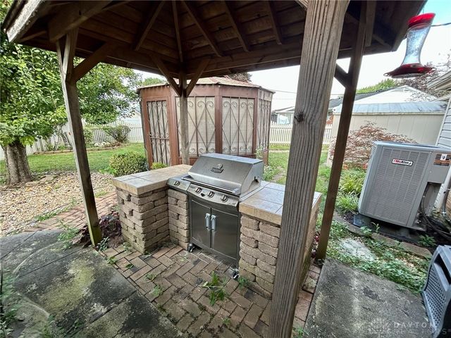 7011 Safari Drive, Dayton, OH 45424