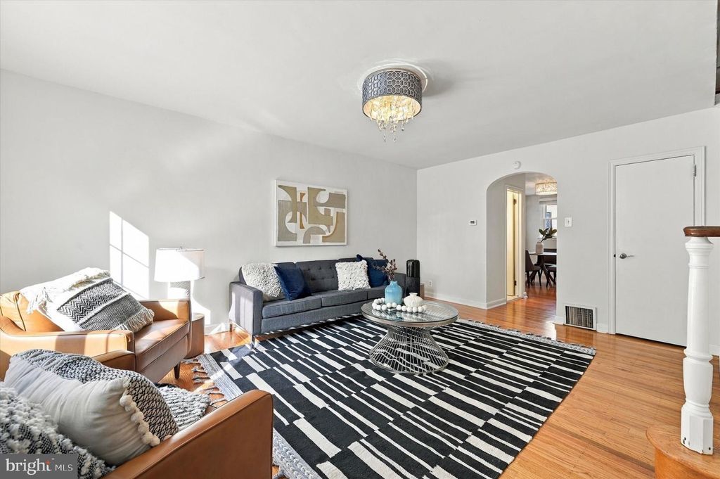 8053 WINSTON RD, PHILADELPHIA, PA 19118 — photo 3
