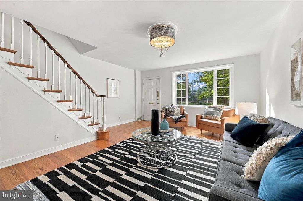 8053 WINSTON RD, PHILADELPHIA, PA 19118 — photo 5