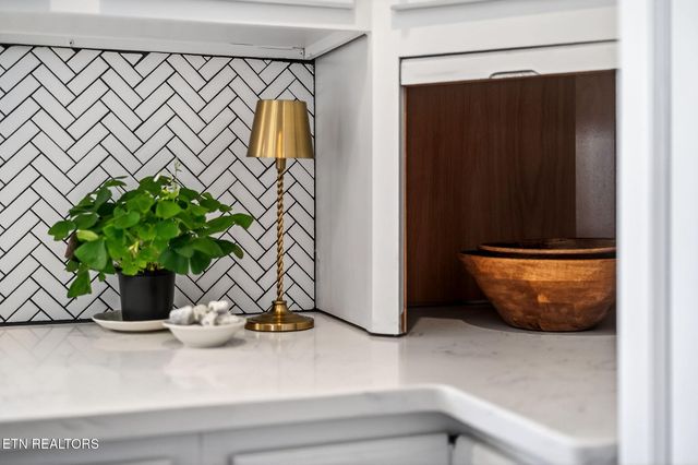 2244 Shipley School Rd, Cookeville, TN 38501