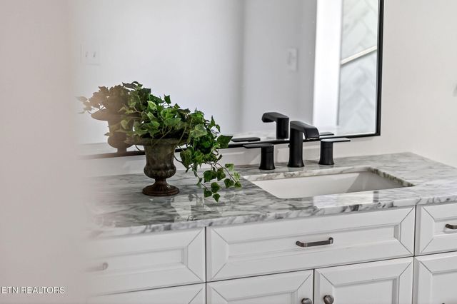 2244 Shipley School Rd, Cookeville, TN 38501