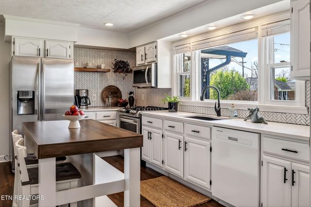 2244 Shipley School Rd, Cookeville, TN 38501