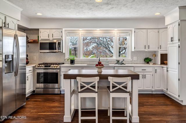 2244 Shipley School Rd, Cookeville, TN 38501