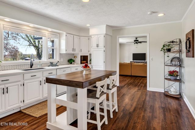 2244 Shipley School Rd, Cookeville, TN 38501