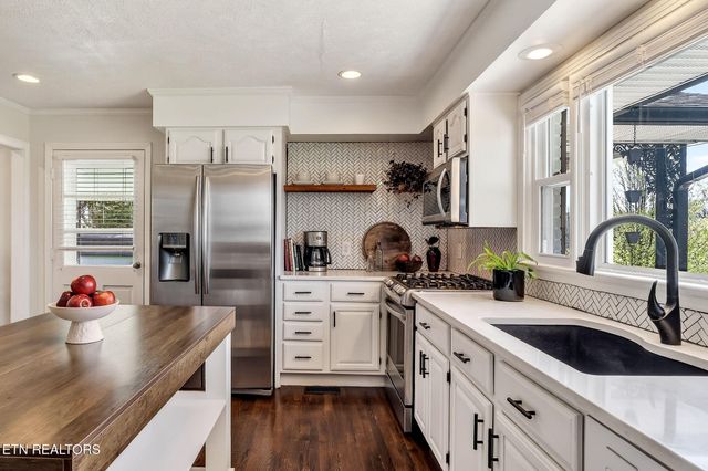 2244 Shipley School Rd, Cookeville, TN 38501