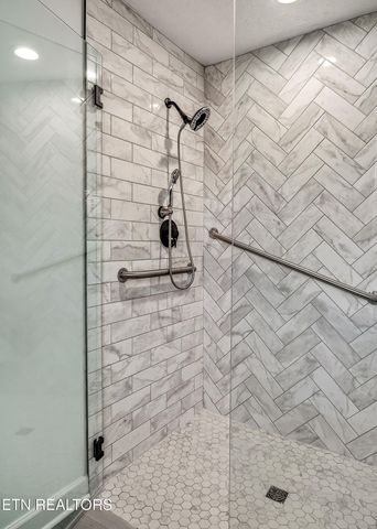 2244 Shipley School Rd, Cookeville, TN 38501