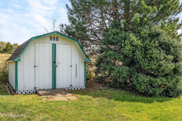 2244 Shipley School Rd, Cookeville, TN 38501