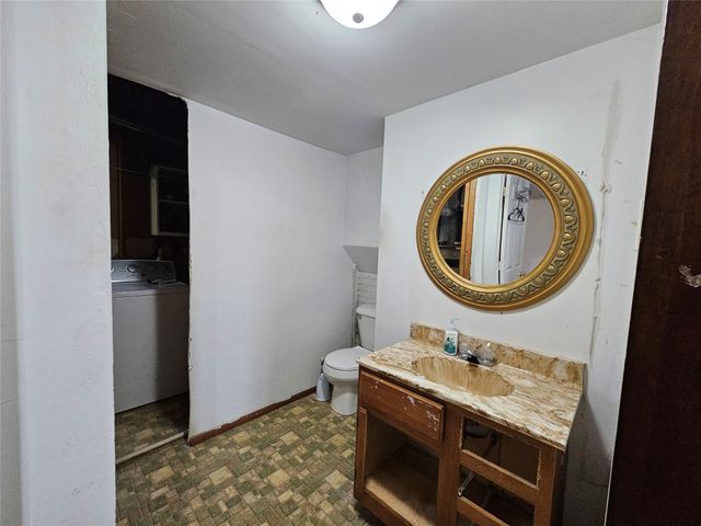 1207 Rolling Meadows Road, Marshalltown, IA 50158