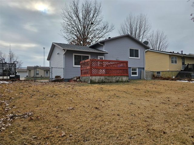 1207 Rolling Meadows Road, Marshalltown, IA 50158