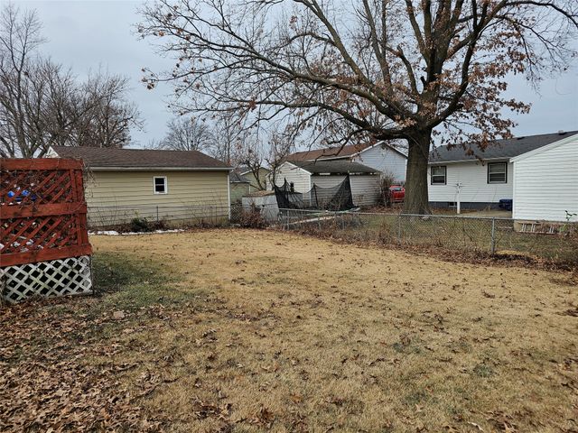 1207 Rolling Meadows Road, Marshalltown, IA 50158