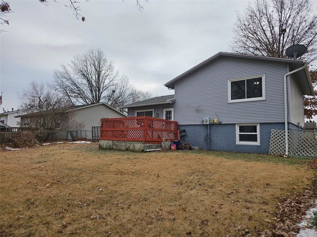 1207 Rolling Meadows Road, Marshalltown, IA 50158