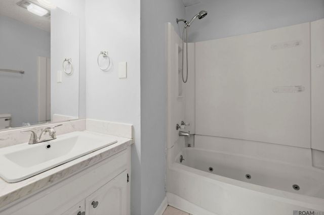 8091 Bayou Fountain Ave, Baton Rouge, LA 70820