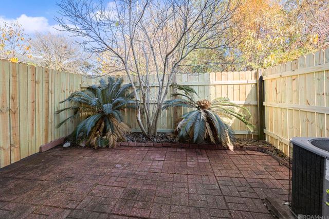 8091 Bayou Fountain Ave, Baton Rouge, LA 70820