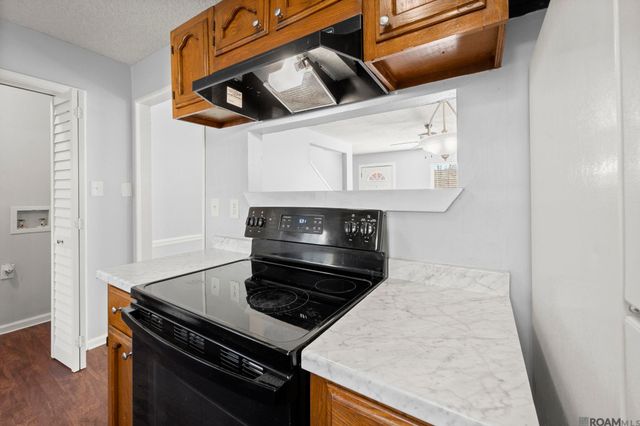 8091 Bayou Fountain Ave, Baton Rouge, LA 70820