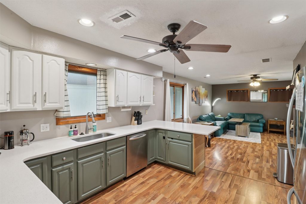 3224 SW 2nd Street, Des Moines, IA 50315