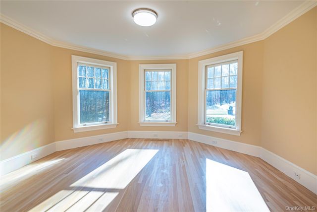 12 Cowdray Park Drive, Armonk, NY 10504
