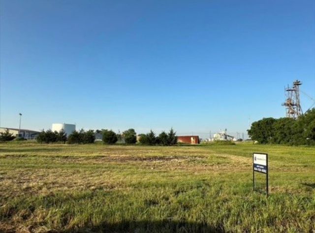 529 W Oak Street, Gunter, TX 75058