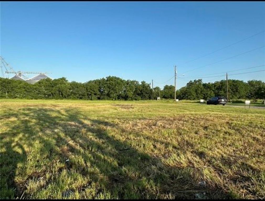 529 W Oak Street, Gunter, TX 75058