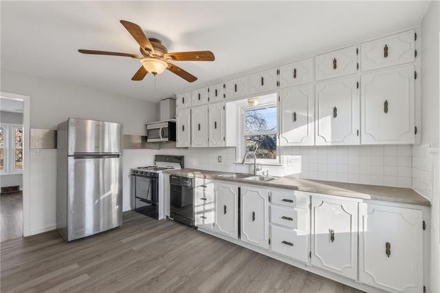 8727 E Lexington Avenue, Independence, MO 64053