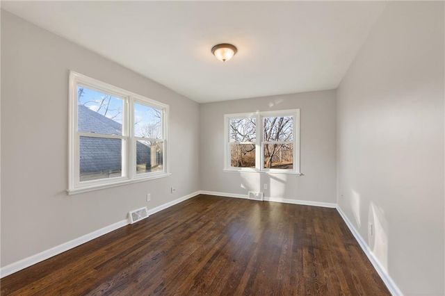 8727 E Lexington Avenue, Independence, MO 64053