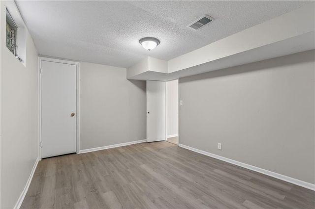 8727 E Lexington Avenue, Independence, MO 64053