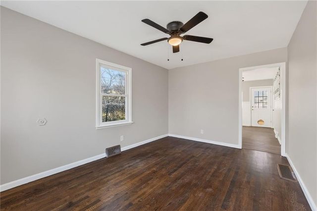 8727 E Lexington Avenue, Independence, MO 64053