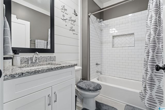 2092 GREY OAKS TERRACE, Pelham, AL 35124