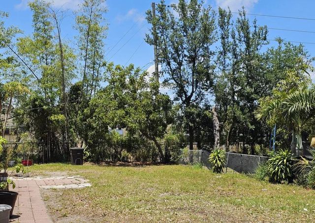 2013 SE Dock Street, West Palm Beach, FL 33401