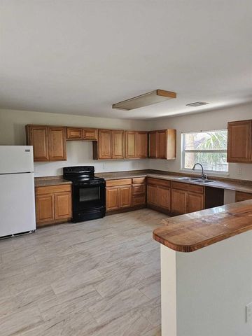 2013 SE Dock Street, West Palm Beach, FL 33401