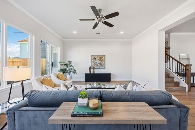 1121 E 24th Street, Houston, TX 77009