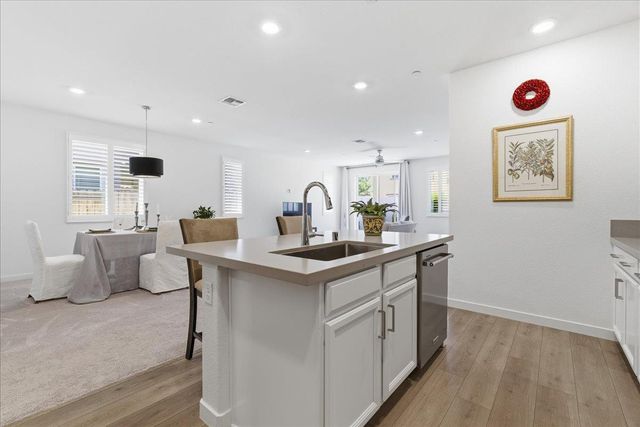 2240 Borealis Cir, Roseville, CA 95747