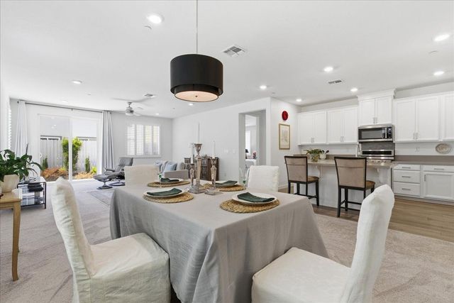 2240 Borealis Cir, Roseville, CA 95747