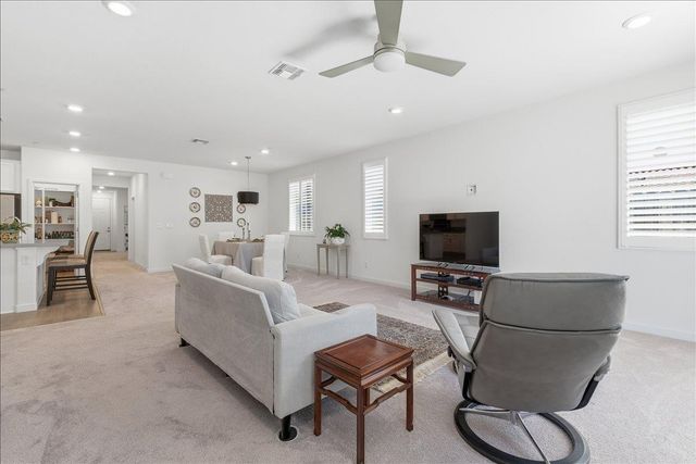 2240 Borealis Cir, Roseville, CA 95747
