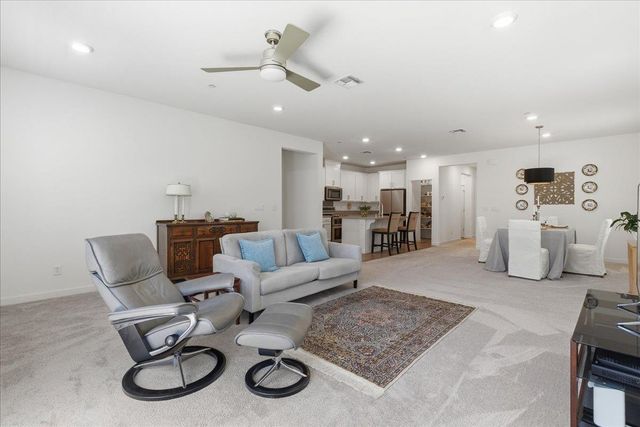 2240 Borealis Cir, Roseville, CA 95747