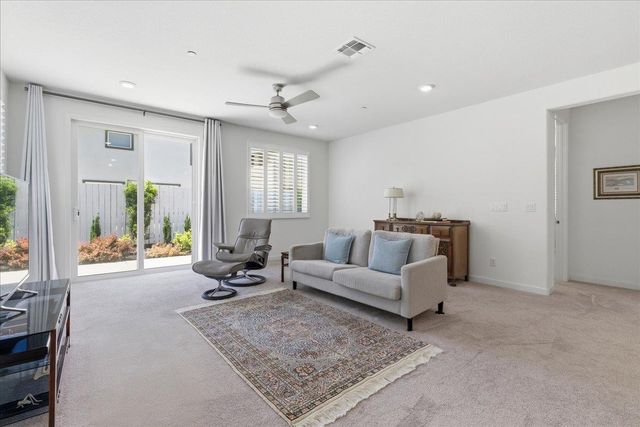 2240 Borealis Cir, Roseville, CA 95747