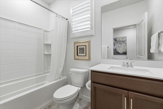 2240 Borealis Cir, Roseville, CA 95747