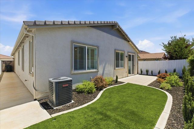 2240 Borealis Cir, Roseville, CA 95747