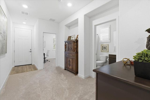 2240 Borealis Cir, Roseville, CA 95747