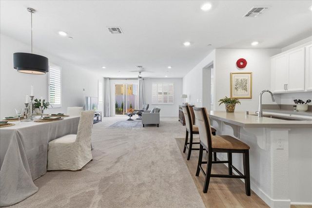 2240 Borealis Cir, Roseville, CA 95747