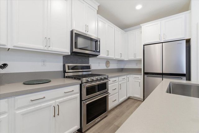 2240 Borealis Cir, Roseville, CA 95747